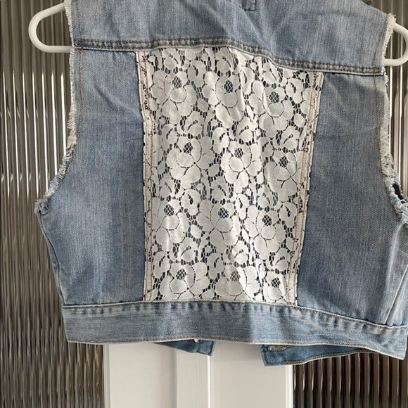 Vest - Picture 2 of 2